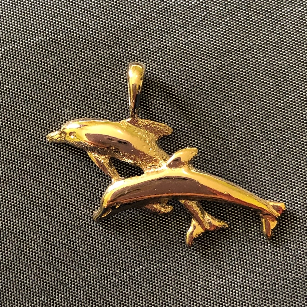 ✨Beautiful dolphin golden charm✨